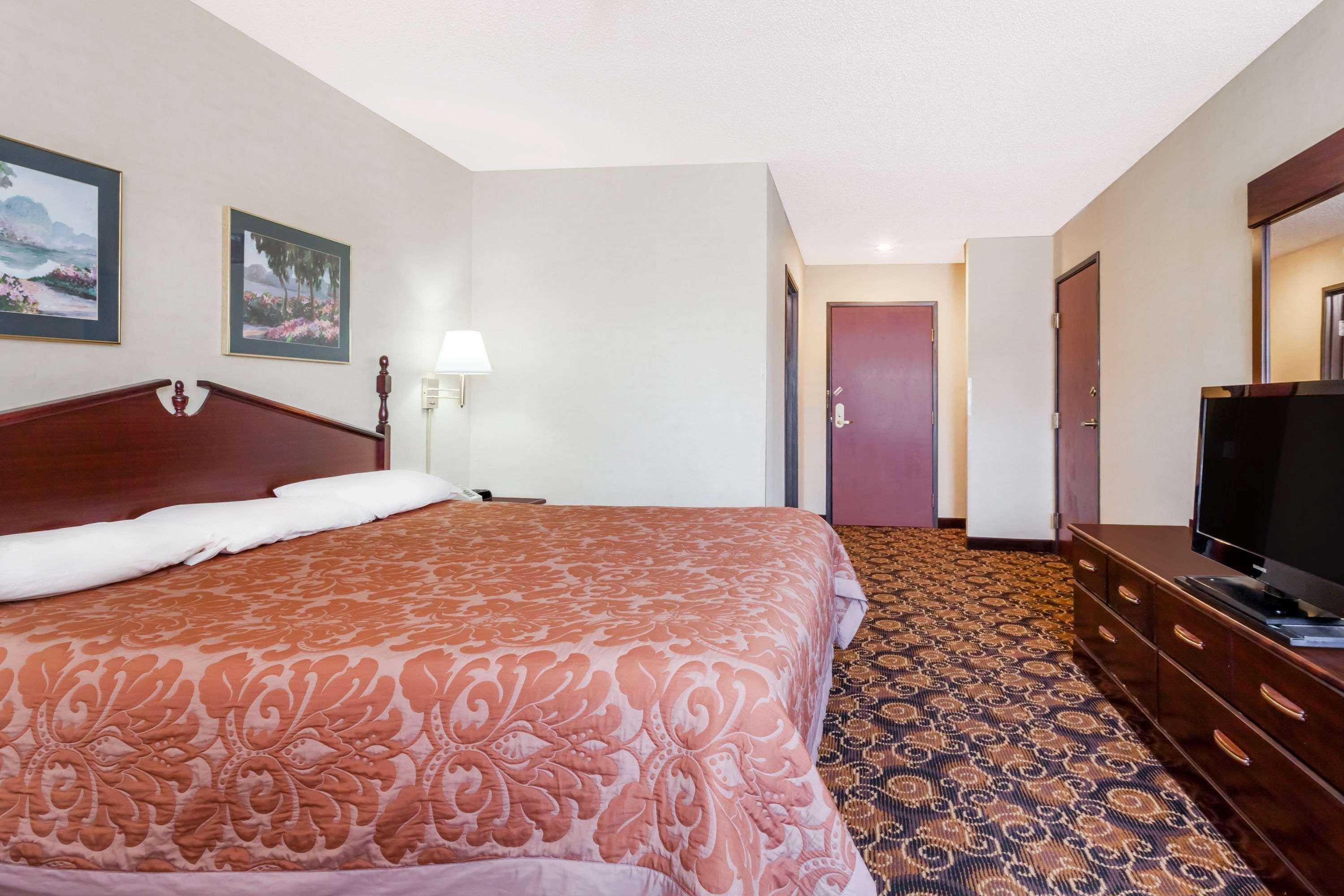 Super 8 By Wyndham Evansville North Stacer Dış mekan fotoğraf