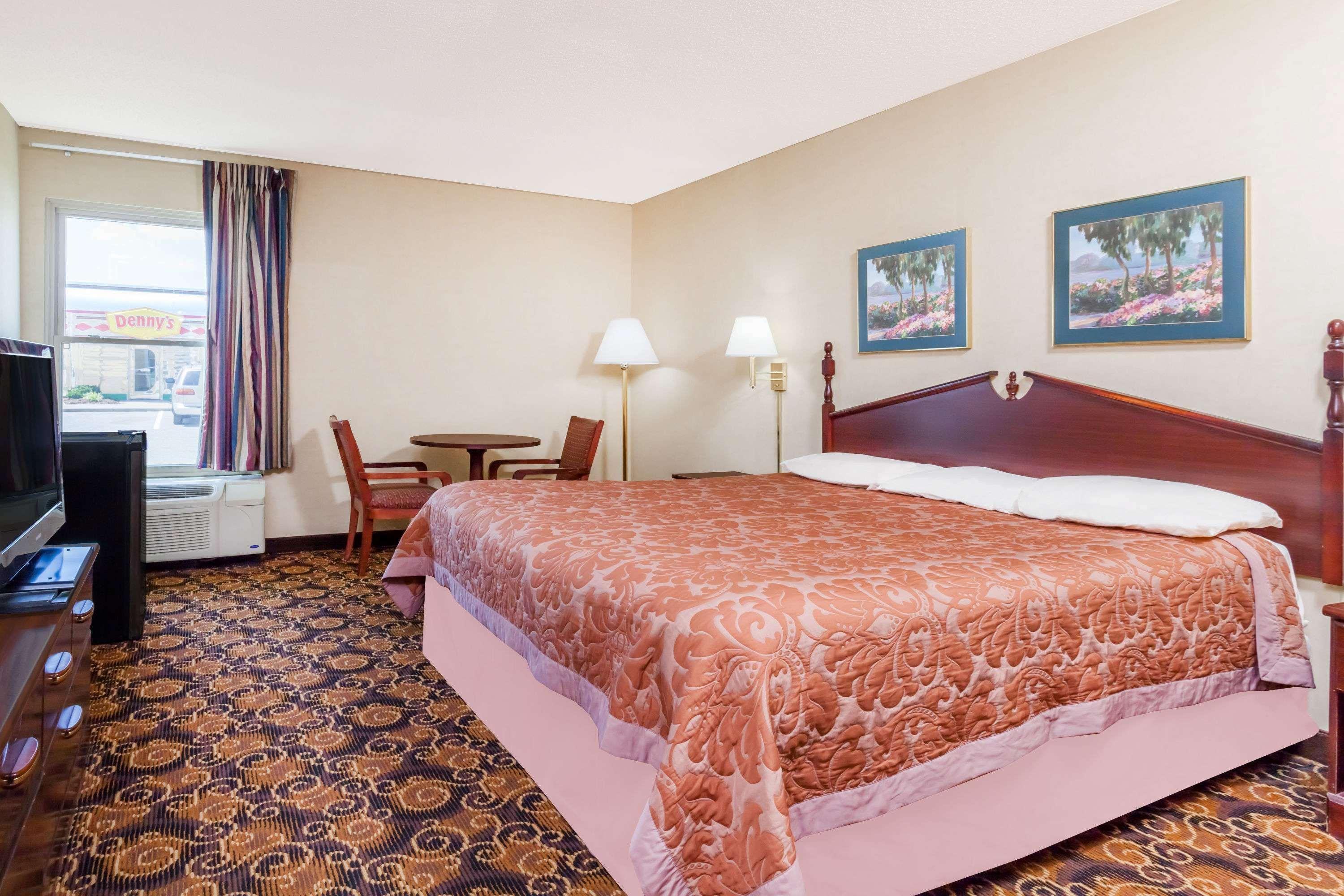 Super 8 By Wyndham Evansville North Stacer Dış mekan fotoğraf