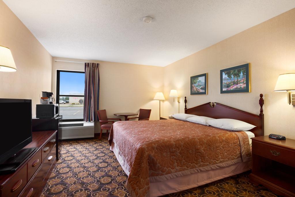 Super 8 By Wyndham Evansville North Stacer Dış mekan fotoğraf